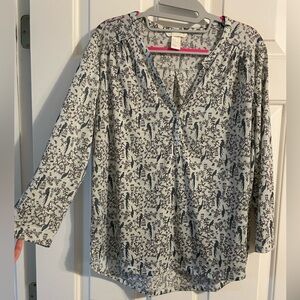 Soft and comfy blouse. I’m a size 6 and 5’4”.
